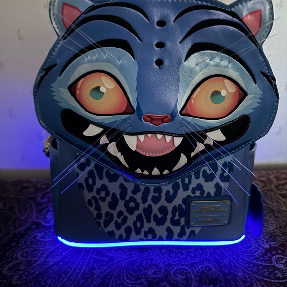 KPop Demon Hunters Exclusive Derpy Cosplay Light-Up Glow Mini Backpack Loungefly main image 10